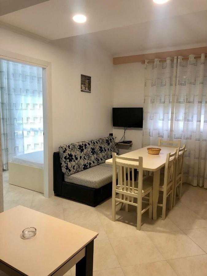 Uani Apartment Durres Exterior photo